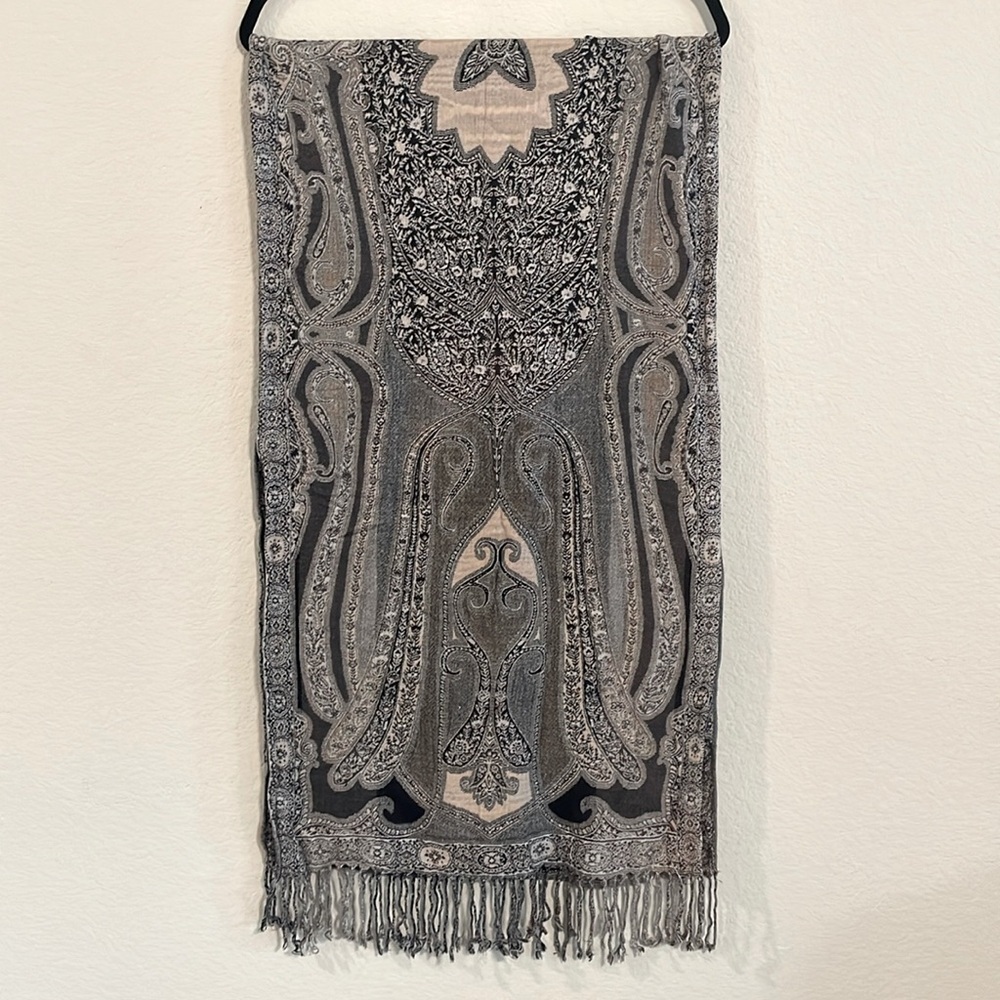 Women’s Scarf 18 X 64 Black & Grey Paisley Floral Tassel Fringe Wrap Bohemian